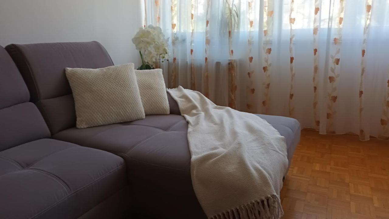 Leona Apartment-Perfect For Four Split Exteriör bild