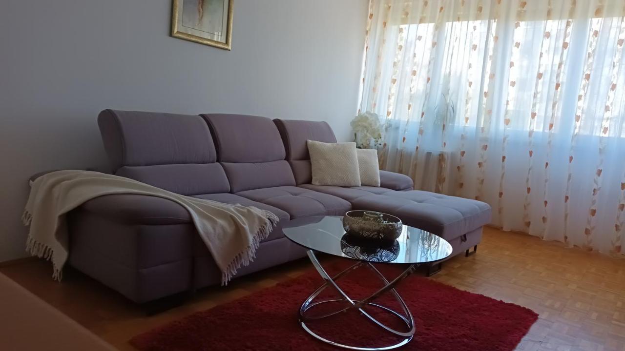 Leona Apartment-Perfect For Four Split Exteriör bild