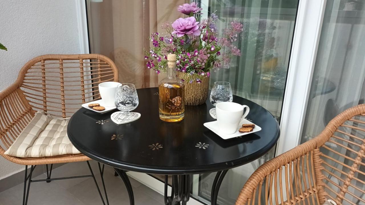 Leona Apartment-Perfect For Four Split Exteriör bild